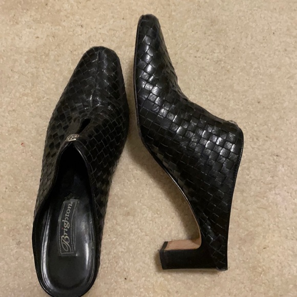 Brighton Shoes - Brighton leather black Tynan dressy clogs